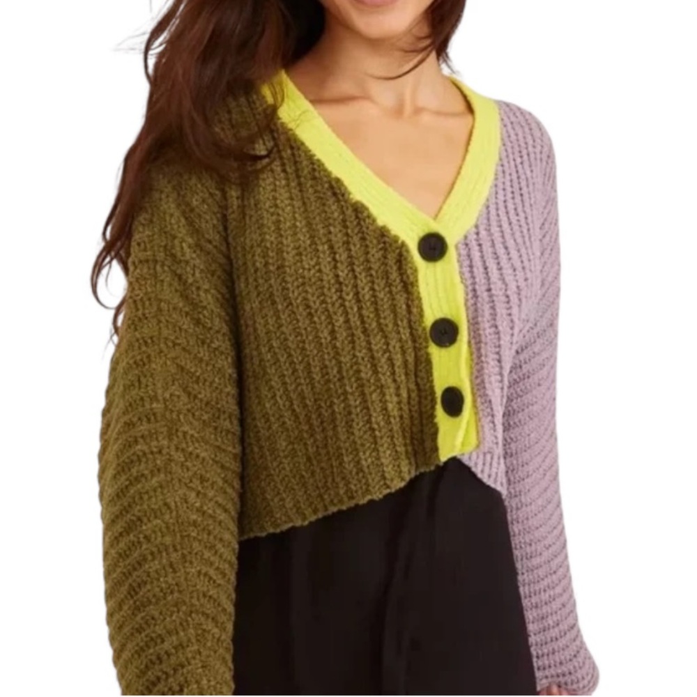 URBAN OUTFITTERS UO Ashlyn Batwing Cropped Cardigan Two Tone V Neck Sweater XS